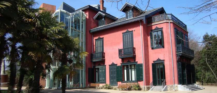 Fachada del Palacio del Duque de Mandas